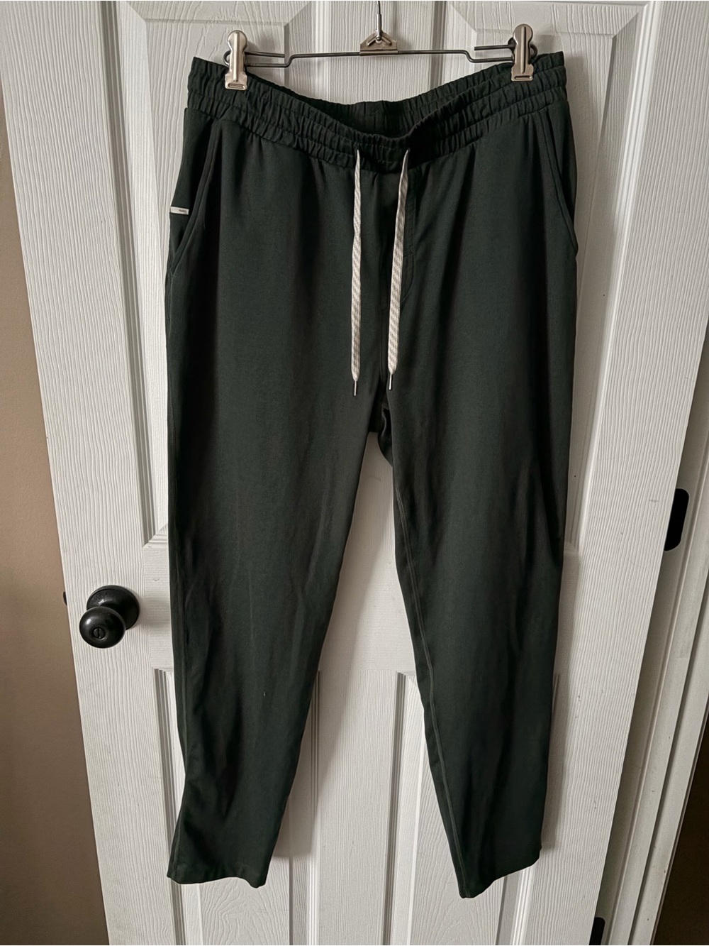 Vuori Men's Ponto Performance Pants Hunter Green Size XL Inseam 31”